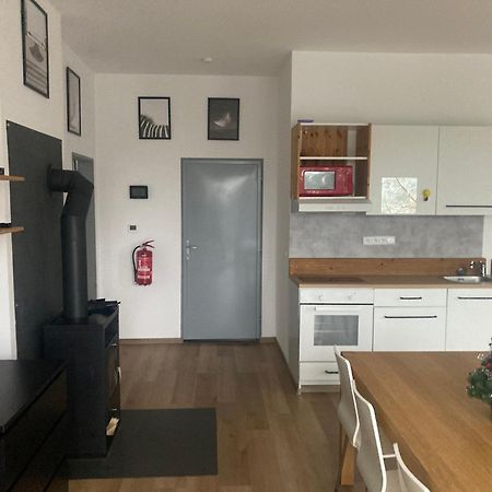 Kuk Racice Apartment Luaran gambar