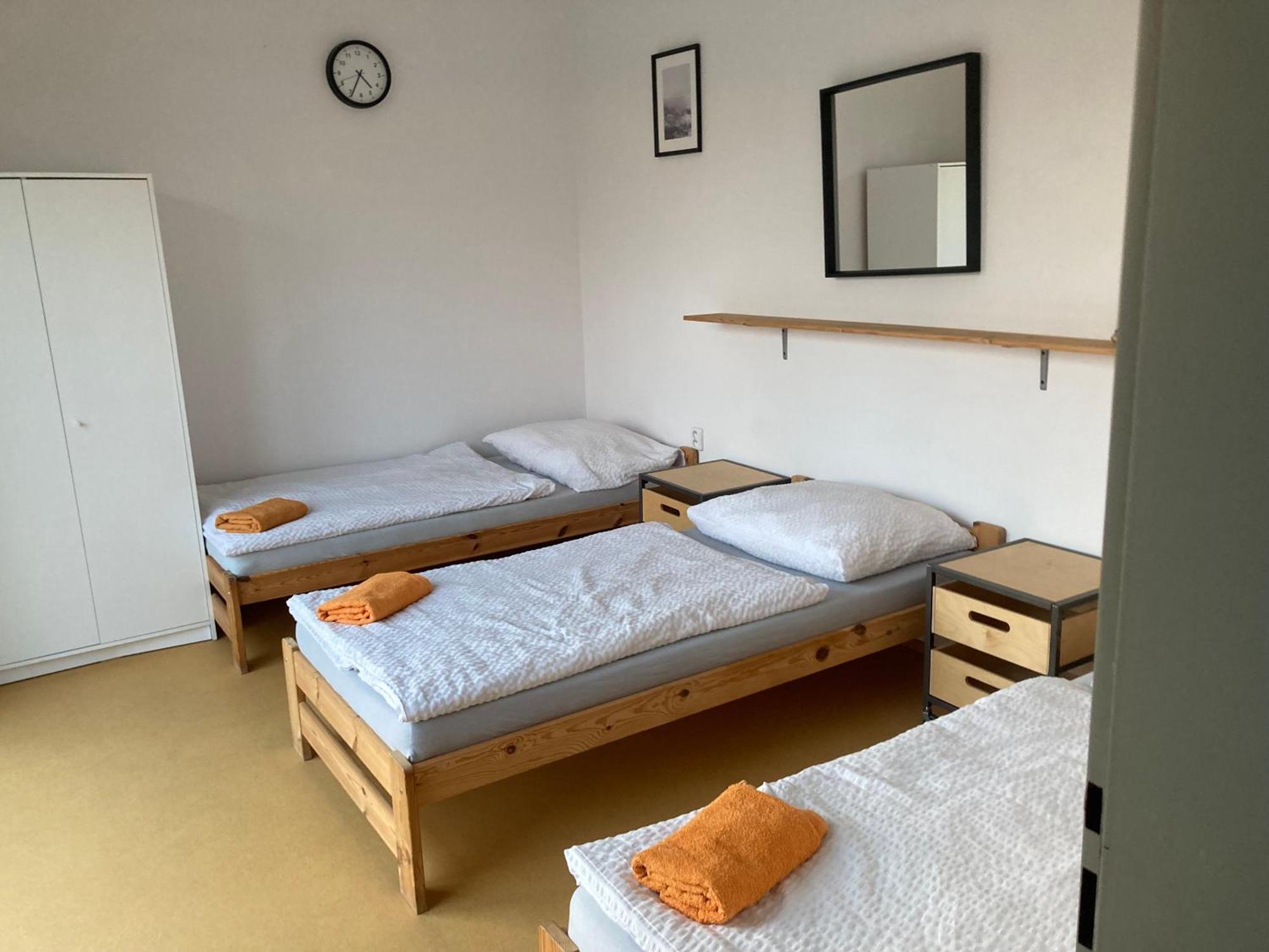 Kuk Racice Apartment Luaran gambar