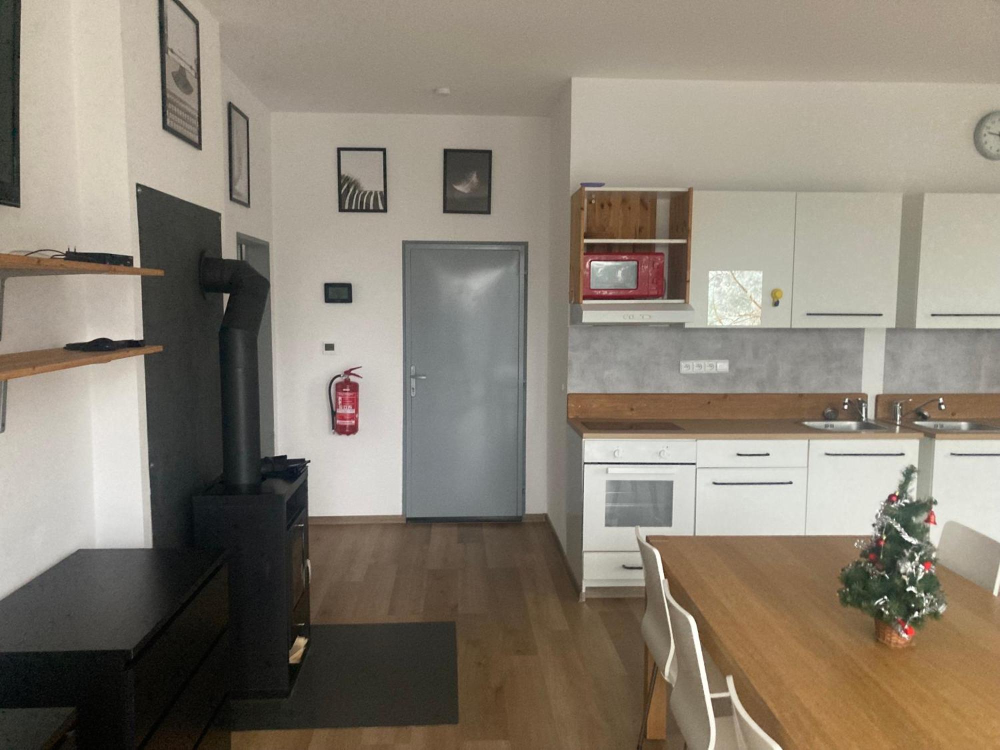 Kuk Racice Apartment Luaran gambar